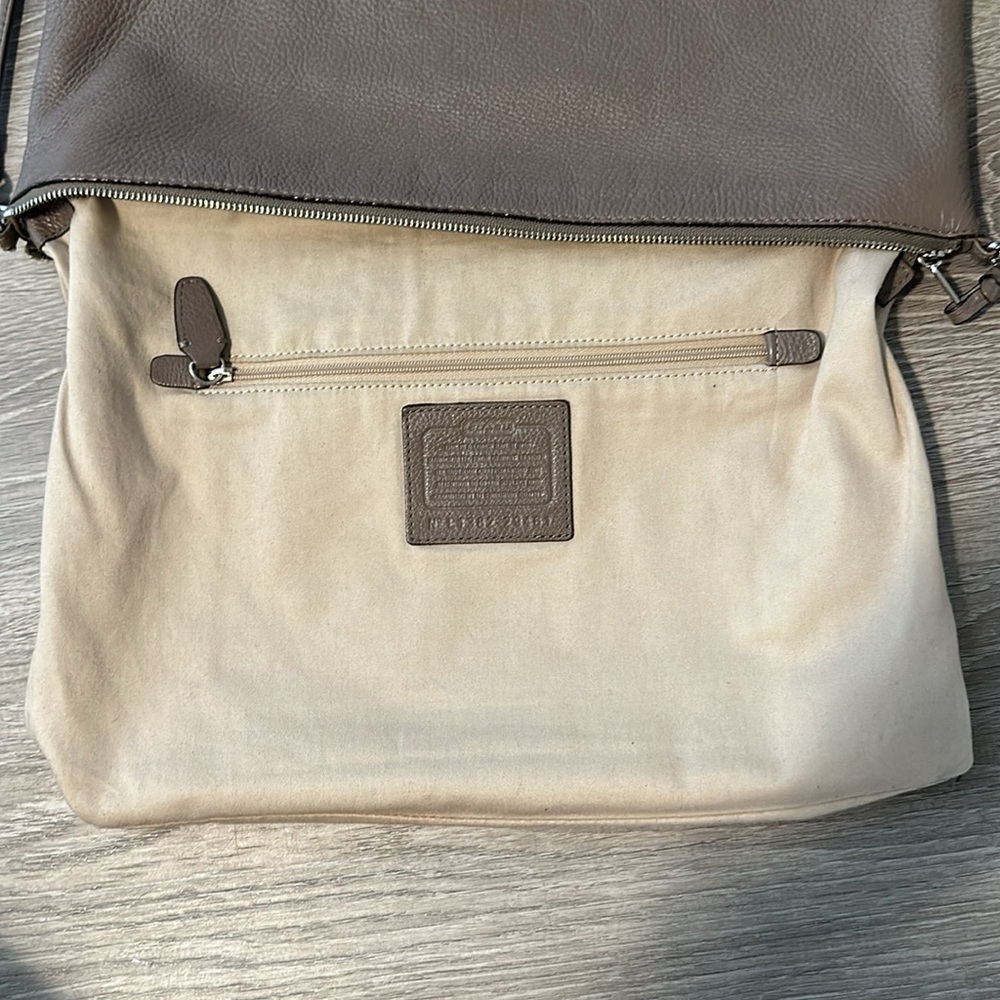 Coach Nearly Vintage Bleecker Daily Bag Silver/Silt - Picture 11 of 12